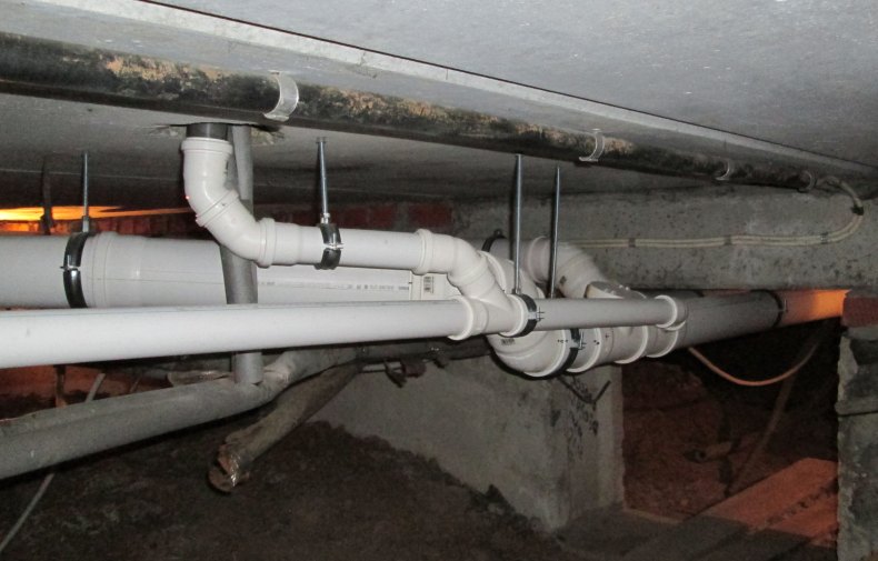 Правила монтажа внутренней канализации в доме