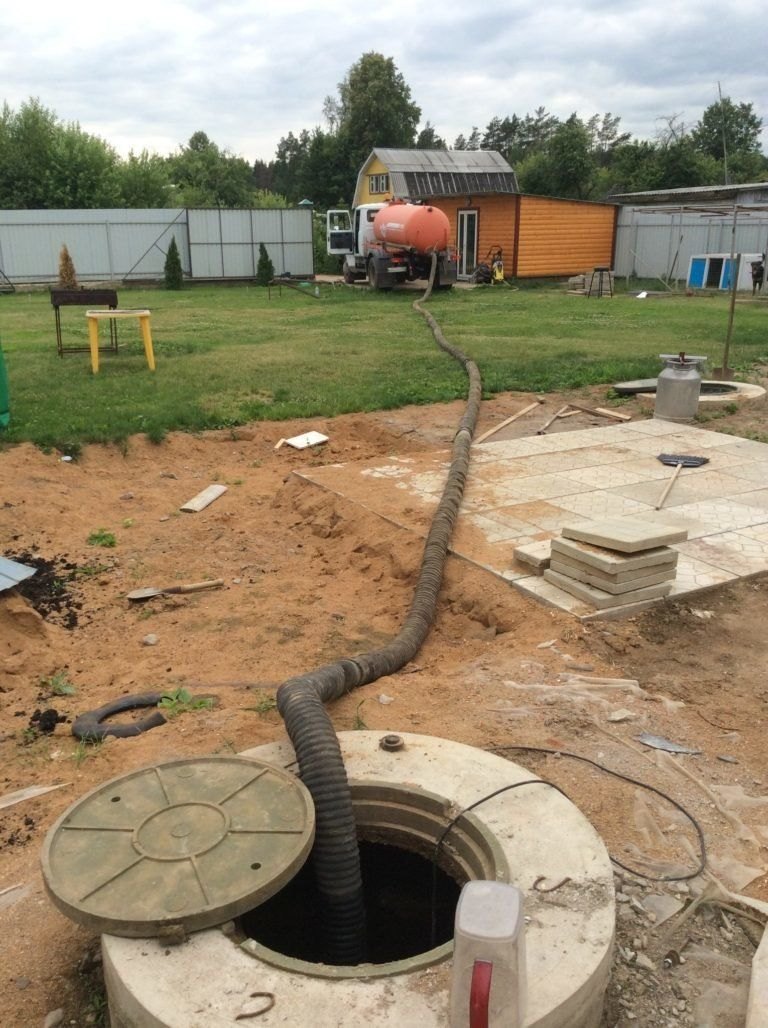 Монтаж канализационных труб в частном доме